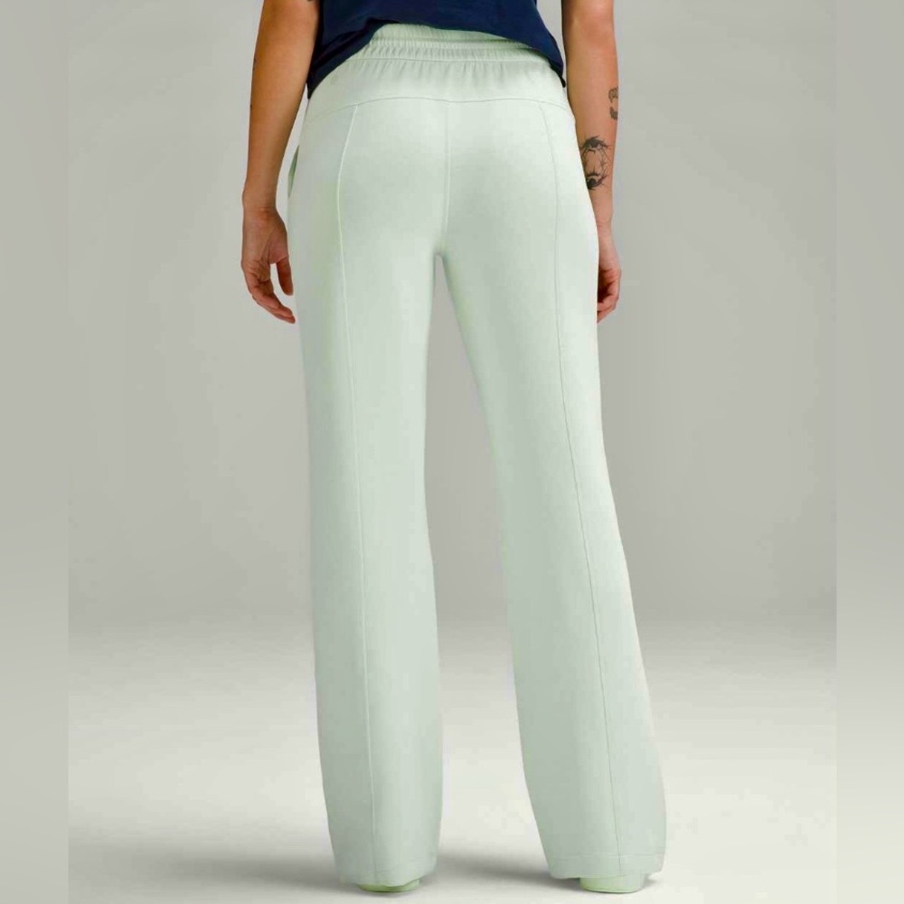 Lululemon Softstreme High-Rise Pant *Full Length
Kohlrabi Green - Picture 4 of 7